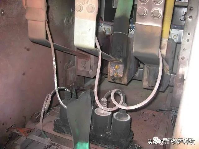 輕微開關(guān)柜故障會(huì)造成重大損失，請(qǐng)注意高壓電工